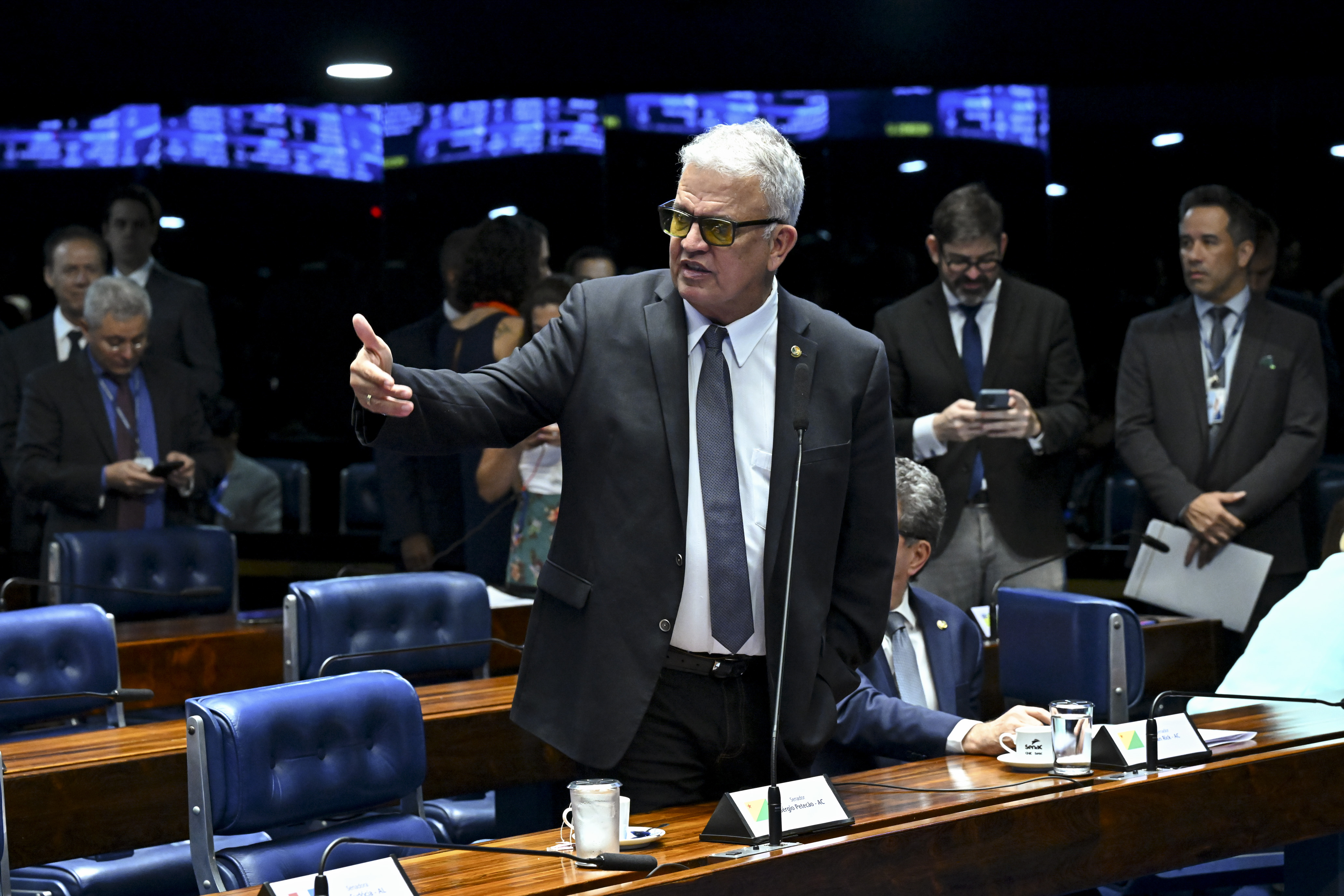 Petecão não acredita que Bocalom será candidato a governador, vê “charme” do prefeito e quer “conversar” com Mailza em abril